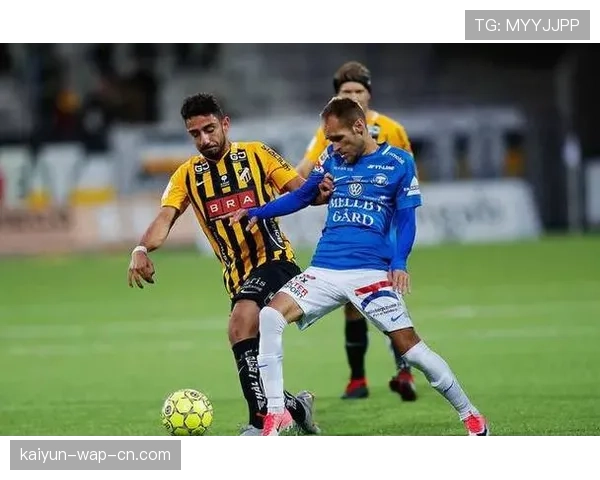 比利亚雷亚尔3比1击败阿拉维斯 巩固积分榜第三位置