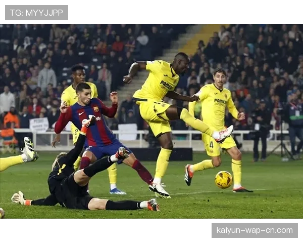 比利亚雷亚尔进攻多样性:莫雷诺、米考塔泽、佩佩多点开花 比利亚雷亚尔进攻多样性:莫雷诺、米考塔泽、佩佩多点开花