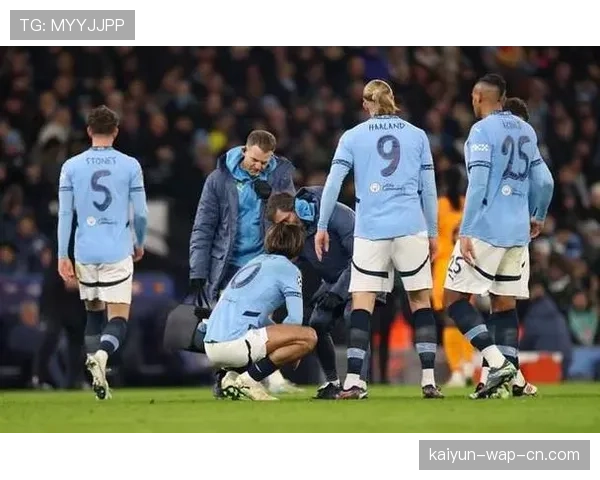 曼城阿克阿坎吉保持健康 帮助球队度过防线危机 曼城阿克阿坎吉保持健康 帮助球队度过防线危机